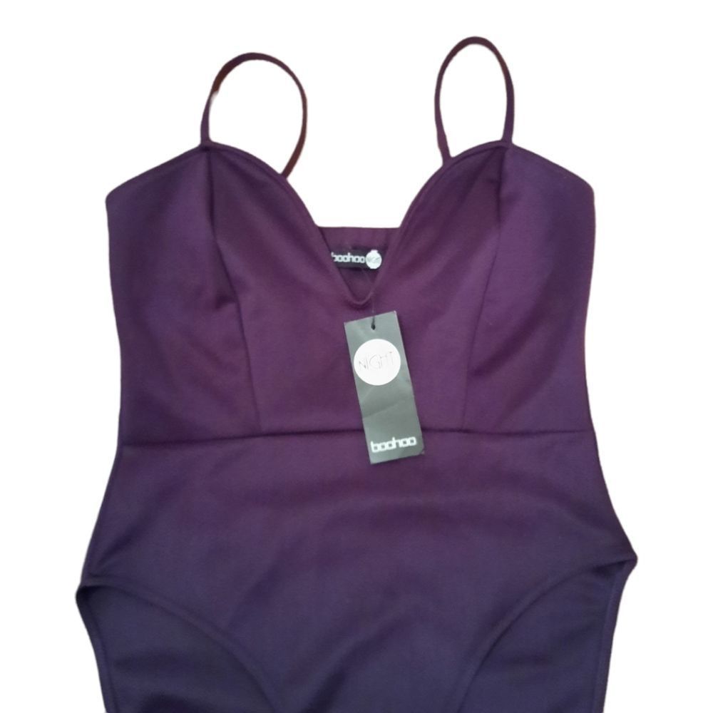 NWT Boohoo purple plunge neck body suit size 8